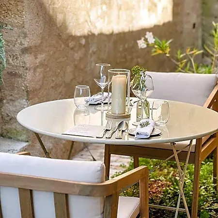 Dix Restaurant & D'hotes, Sainte-alvere, Dordogne * Sainte-Alvere